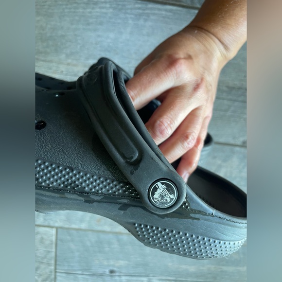 Black Crocs Clogs - kids size 4 - Picture 4 of 5